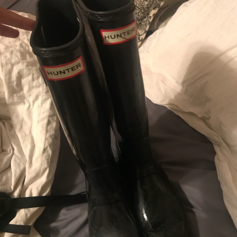 BLACK HUNTER RAIN BOOTS AND BOOT SOCKS
